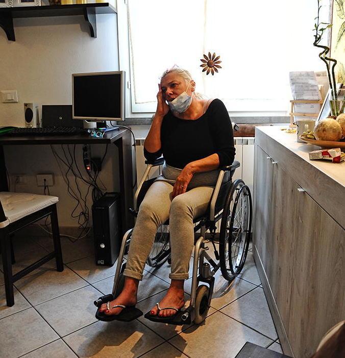 «Sola e con tanta sofferenza dico grazie a chi mi ha aiutata»