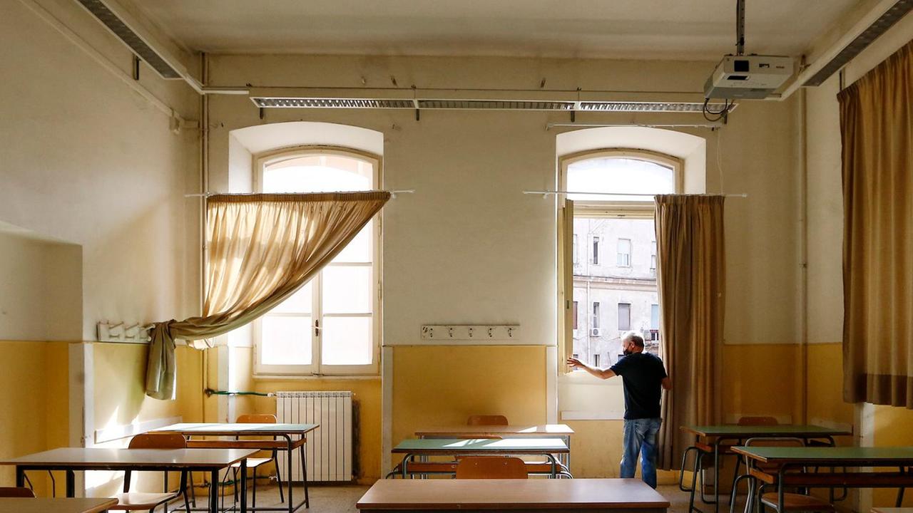 Scuola precaria, in provincia di Lucca servono almeno 500 supplenti