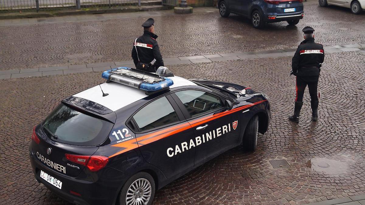 Si infischia del divieto di uscire di notte e va a rubare: arrestato