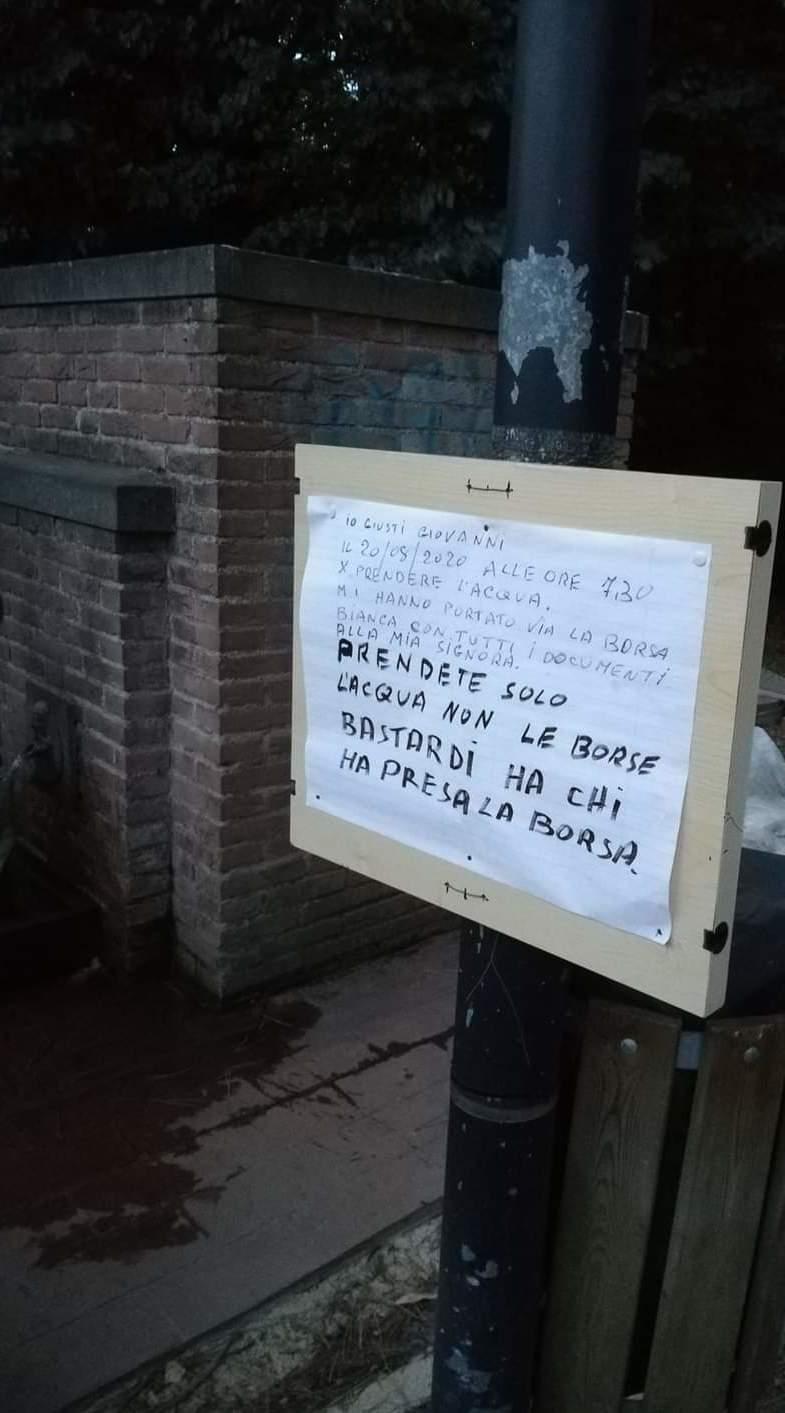 Va a prendere l’acqua e gli rubano la borsa 