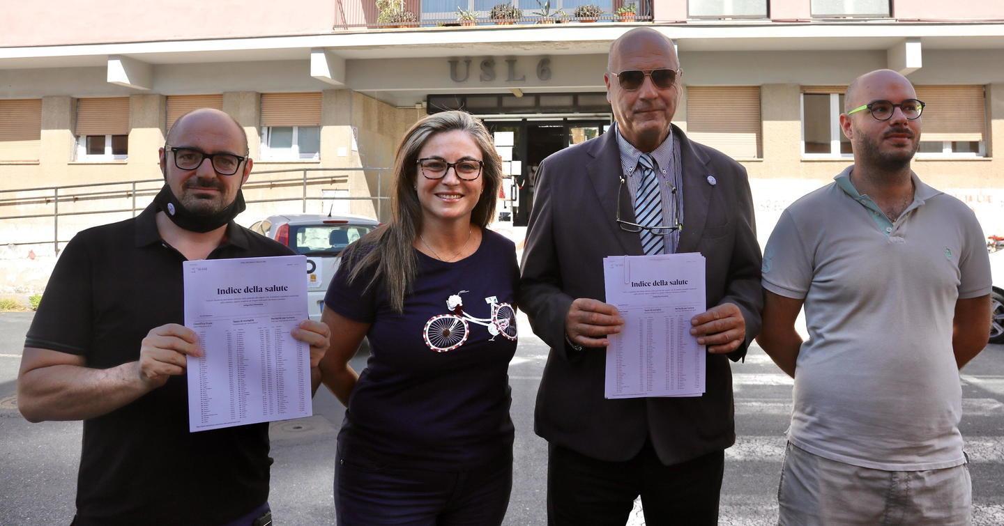 Lega: «Troppo disinteresse per la sanità e basta code sotto il sole fuori dal distretto» 