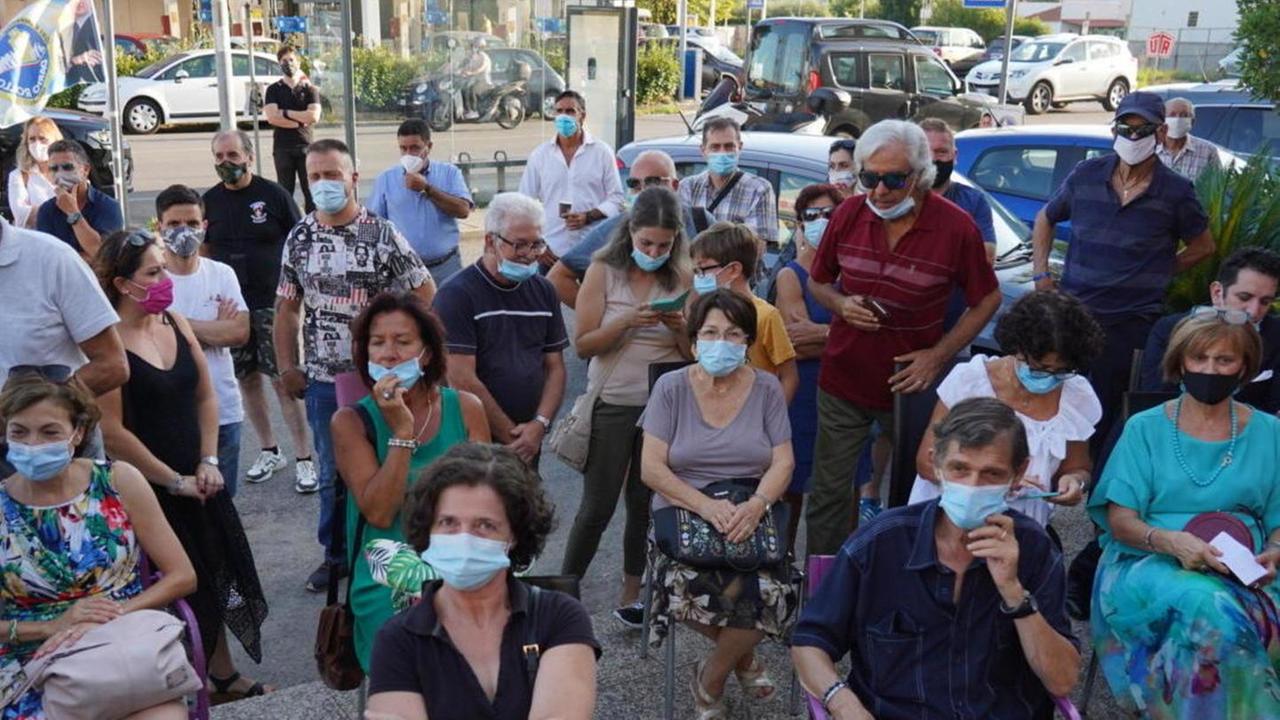 Rollo ricomincia dall’inno di Mameli presentati i candidati della sua lista