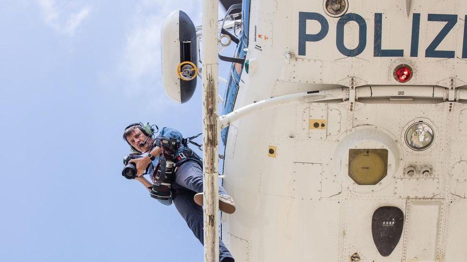 Aggressione al fotoreporter Massimo Sestini, denunciati due ultras