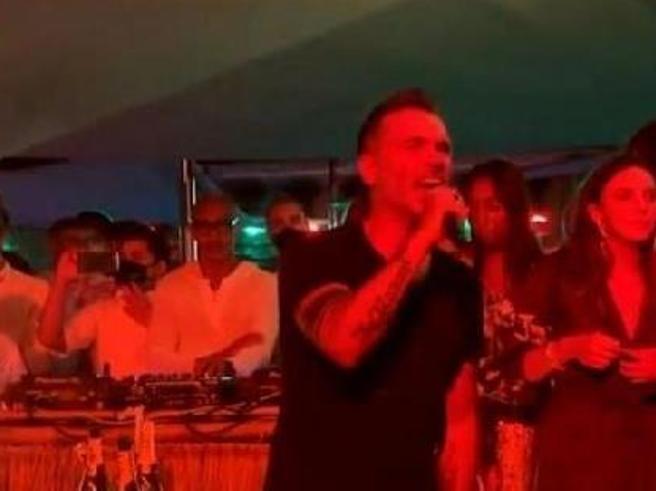 Polemica sul concerto di Nek al Twiga. Il sindaco: "Caso strumentale, ma tutti rispettino le regole"