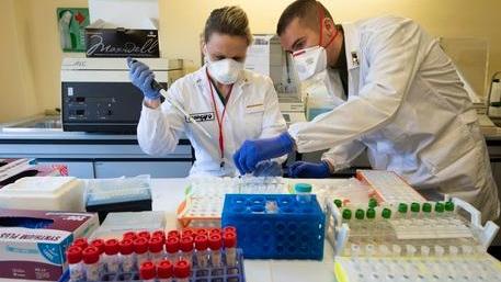 Coronavirus in Sardegna, 77 nuovi casi e 5 decessi. Positività allo 0,3 per cento
