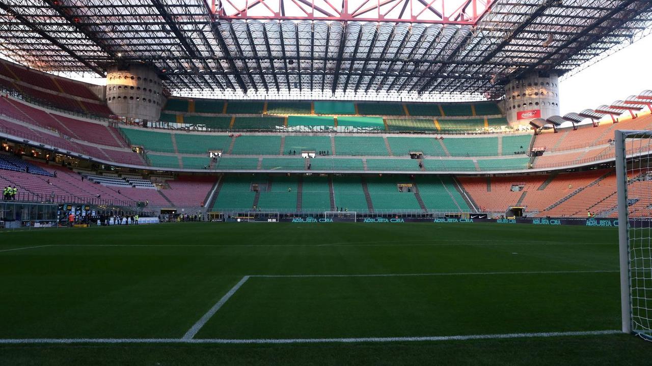 Fontana: stiamo lavorando per riaprire gli stadi Malagò: facciamo presto