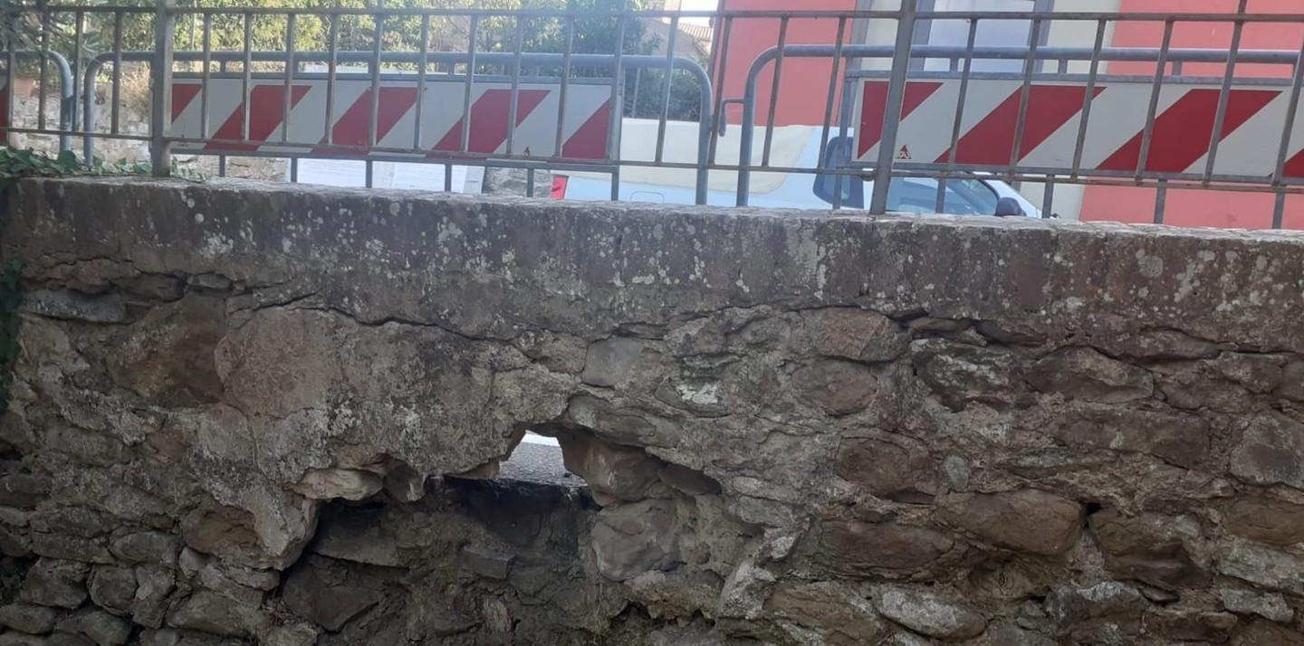 Mura malmesse Tei punzecchia il sindaco Cinelli 