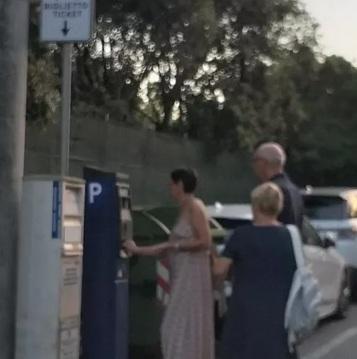 «L’ora di sosta gratuita è calcolata sulle 24 ore ed è associata alla targa»