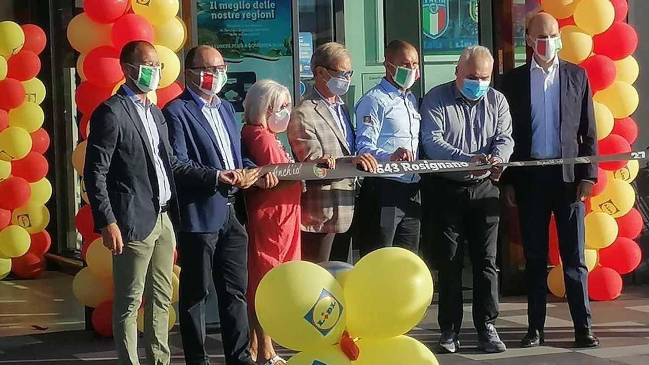Lidl, taglio del nastro con Donati