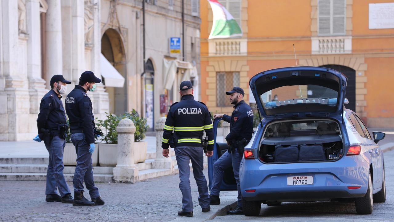 Reggio Emilia, controlli anti Covid in centro storico: una multa per il mancato uso della mascherina