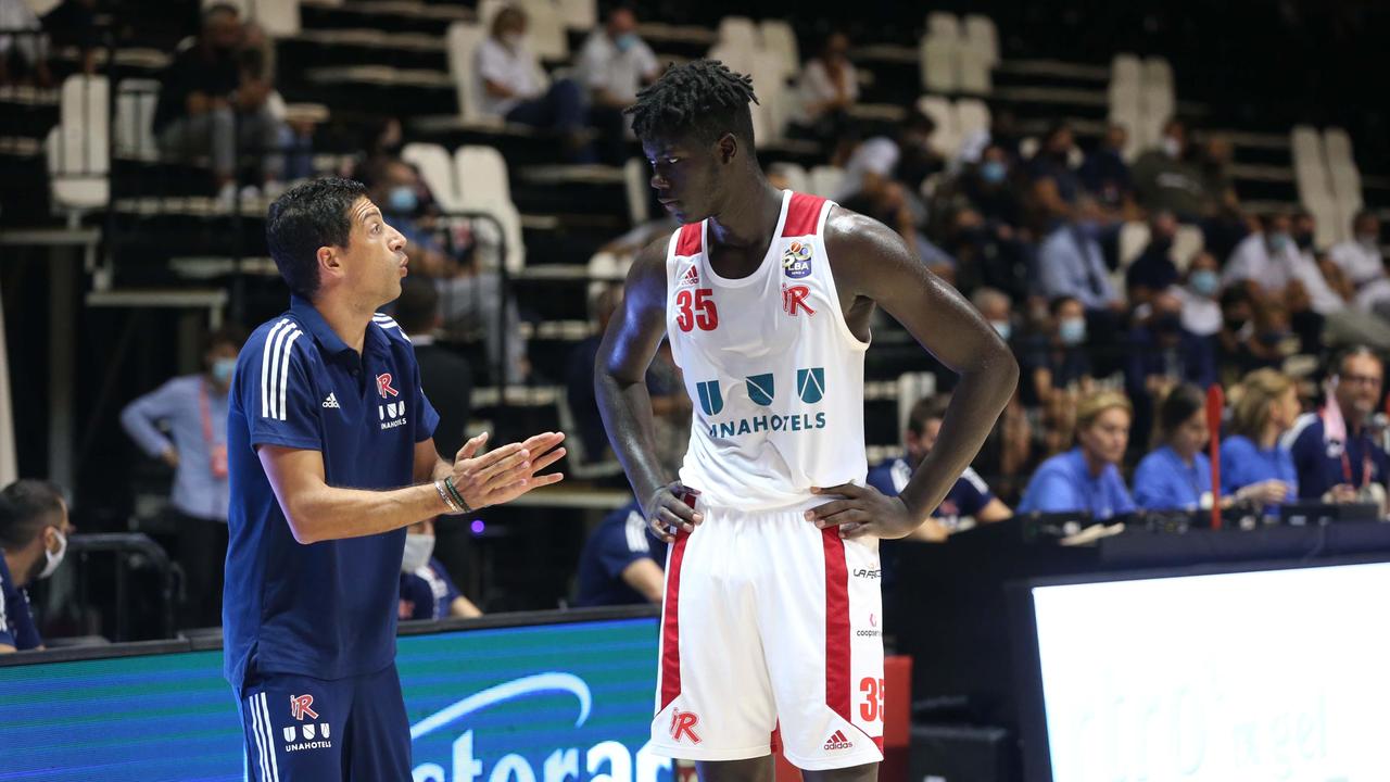 Antimo Martino catechizza il giovane Diouf