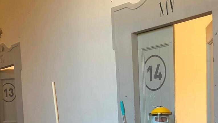 Addette alle pulizie, «stipendi dimezzati»
