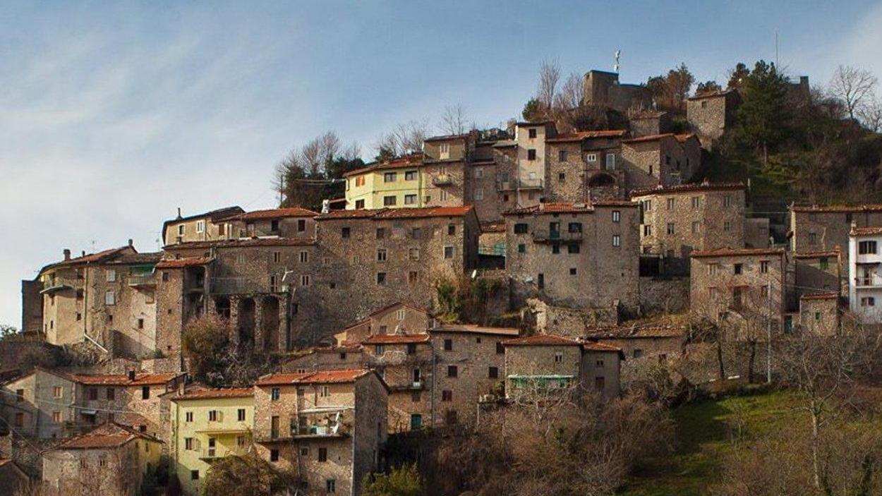 Rabbia a Montefegatesi per l’acqua al cloro «Gaia doveva avvisarci»