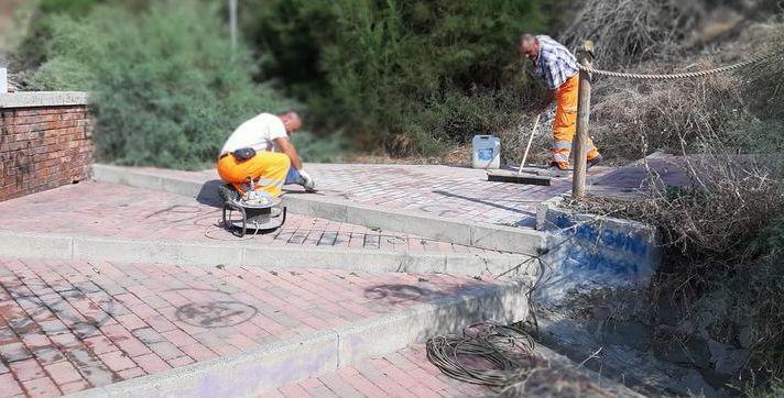 Vandali in azione nella notte Danneggiata una statua di Inglesi 