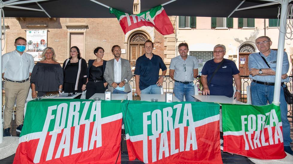 Forza Italia schiera i candidati «Comacchio deve cambiare» 