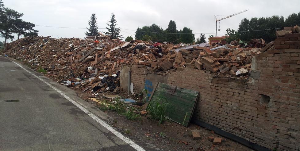 Medolla, case demolite e mai ricostruite: «Un inghippo blocca tutto» 