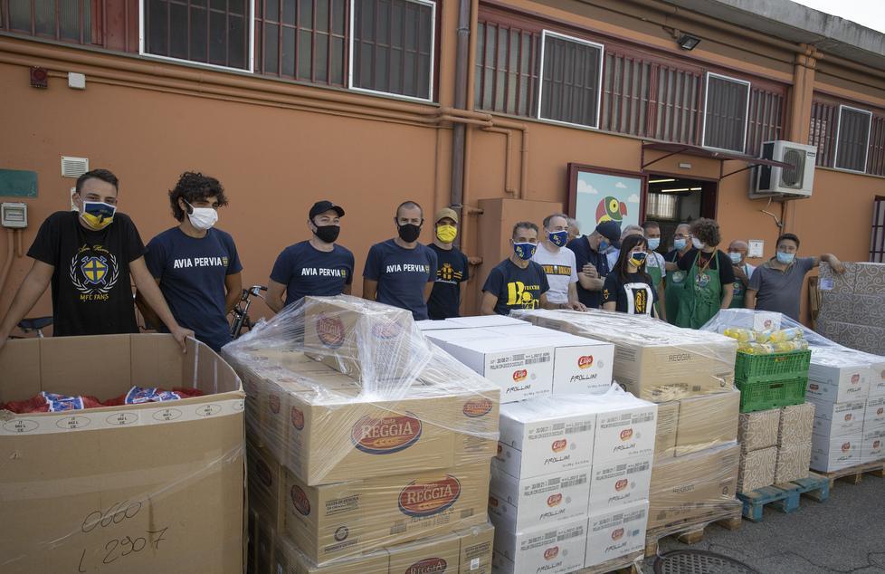 Modena, il grande cuore dei tifosi canarini 