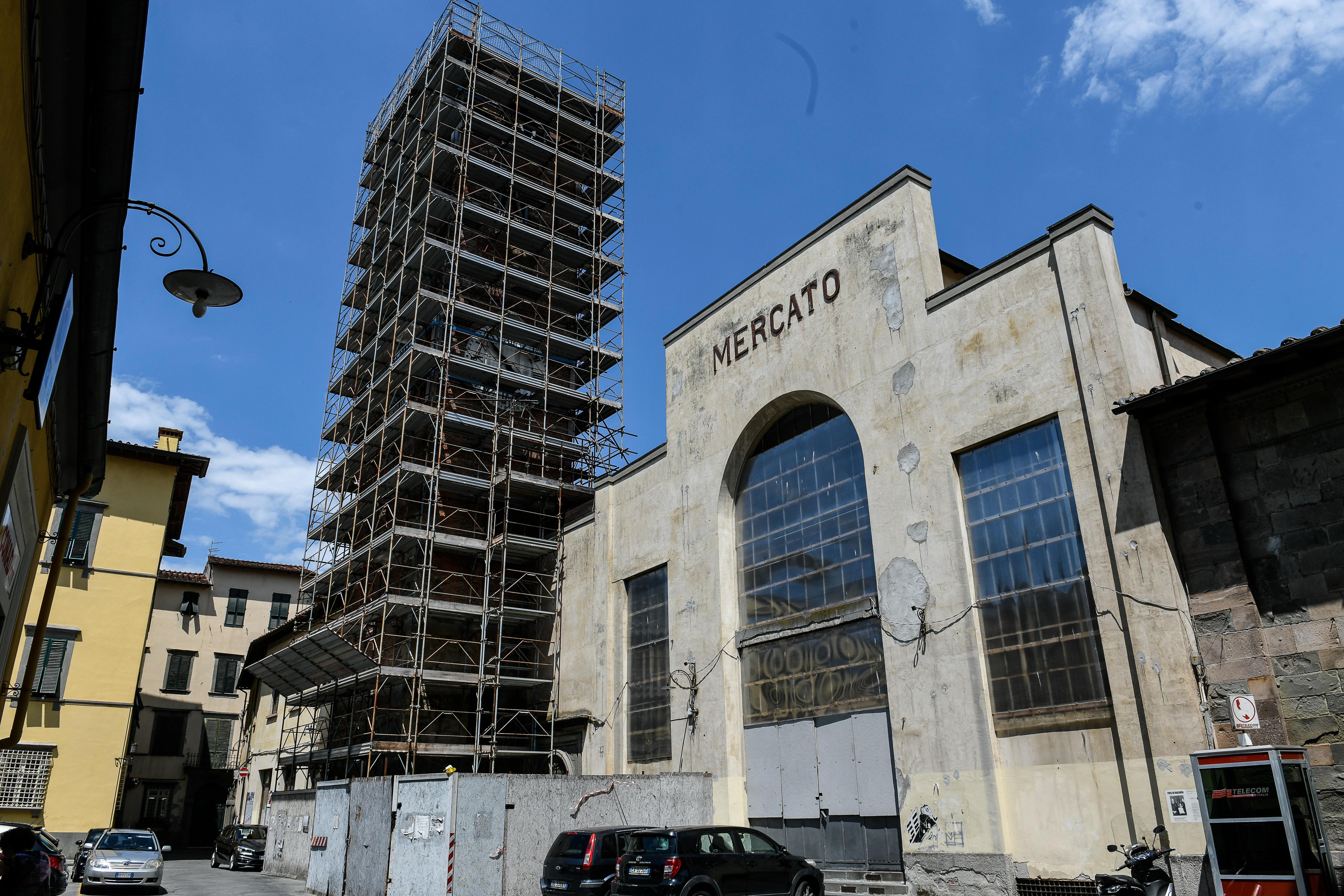 Interessi di società alimentari sul Mercato del Carmine 