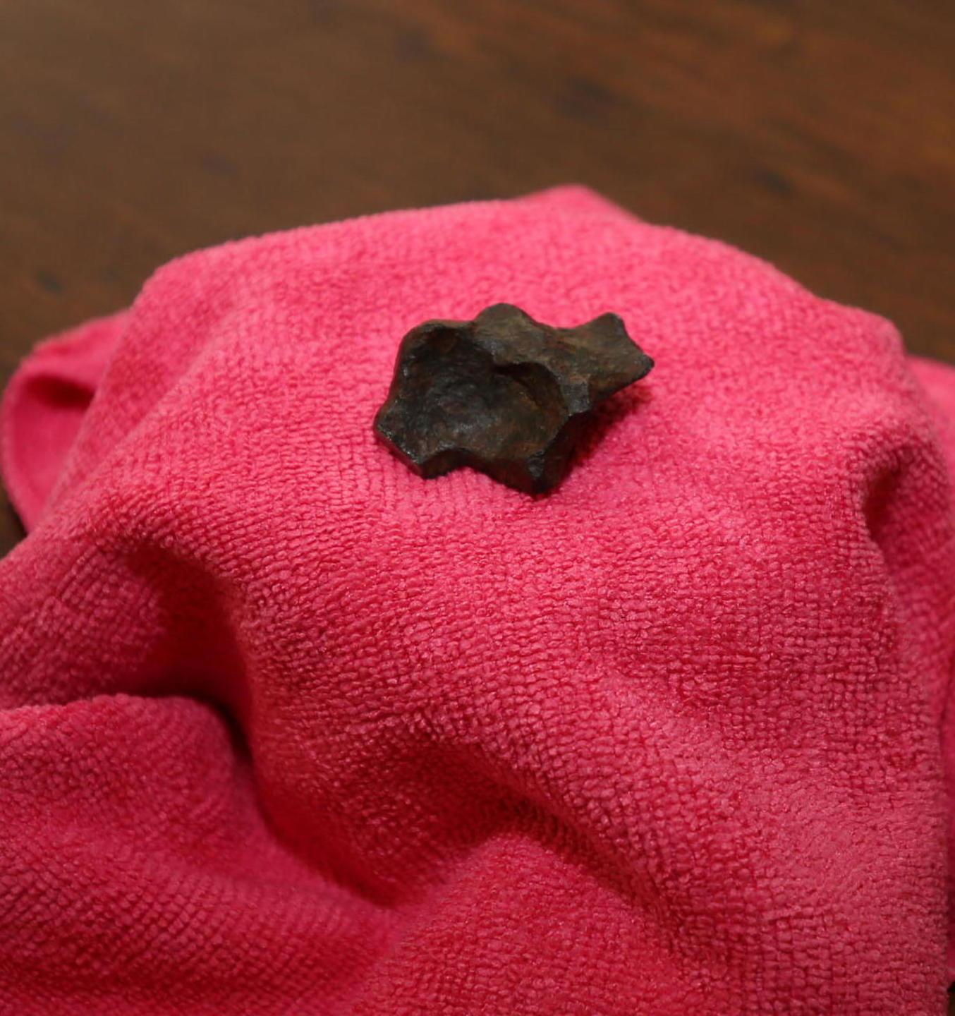 Una scia e un boato. Mistero sul meteorite nei cieli