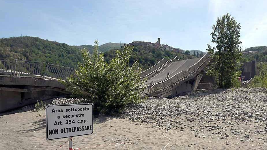 Ponte crollato, Cna: «Togliere le macerie Con le piogge saranno un pericolo»