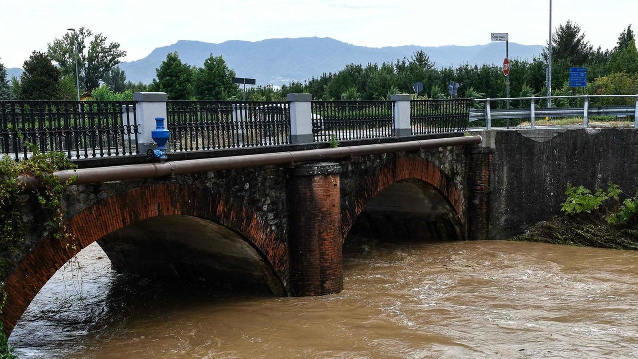 Previsti in mattinata forti temporali Scatta l’allerta meteo arancione
