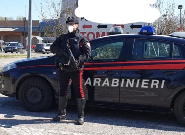 Cede la dose al meccanico arrestato dai carabinieri il pusher “taxi-driver” 