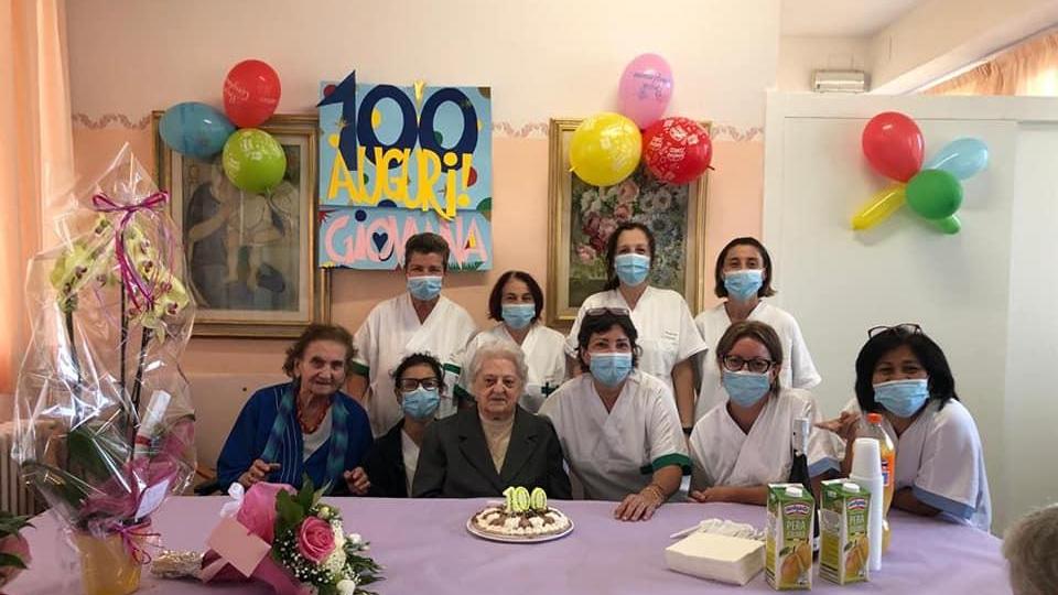 Al Centro residenziale Vincenzo Chiarugi è stata festeggiata la centenaria Giovanna Giotti