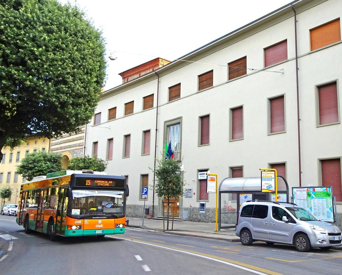 La sede centrale dell’istituto tecnico commerciale Pacini