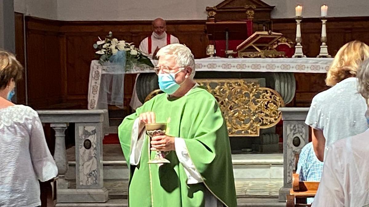 Don Antonio Stefanini va in pensione, i parrocchiani: "Grazie per questi dieci anni" - Foto