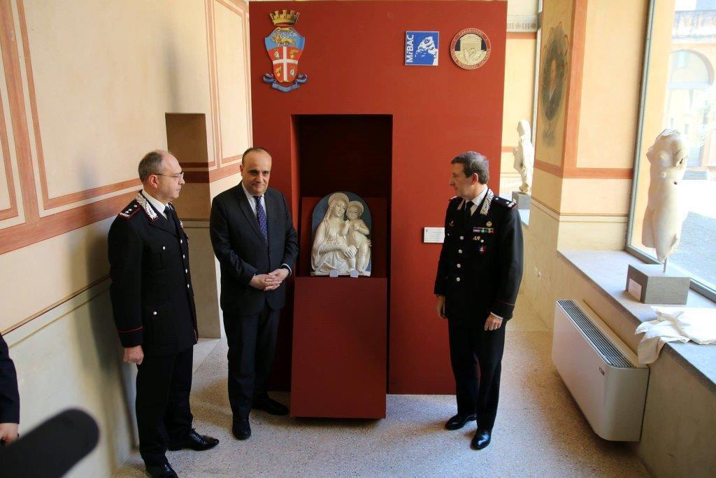 L'opera trafugata e recuperata dai carabinieri