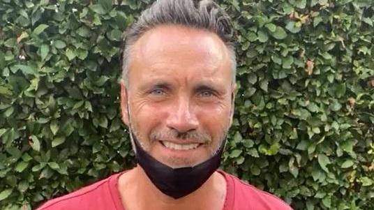 Sassuolo. Dopo le canzoni al Twiga Nek fa autocritica: «È stata una leggerezza»