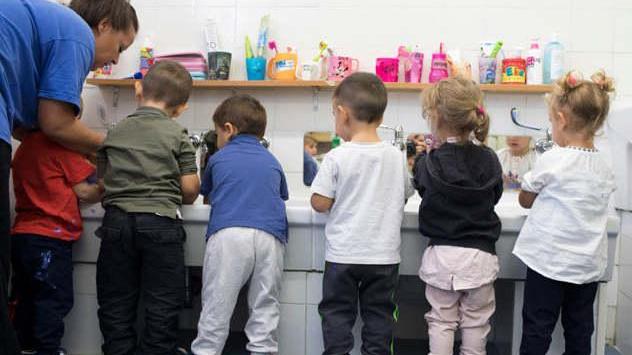 Riaperte e in sicurezza, mense comprese. Tutto pronto per il 7 nelle scuole comunali