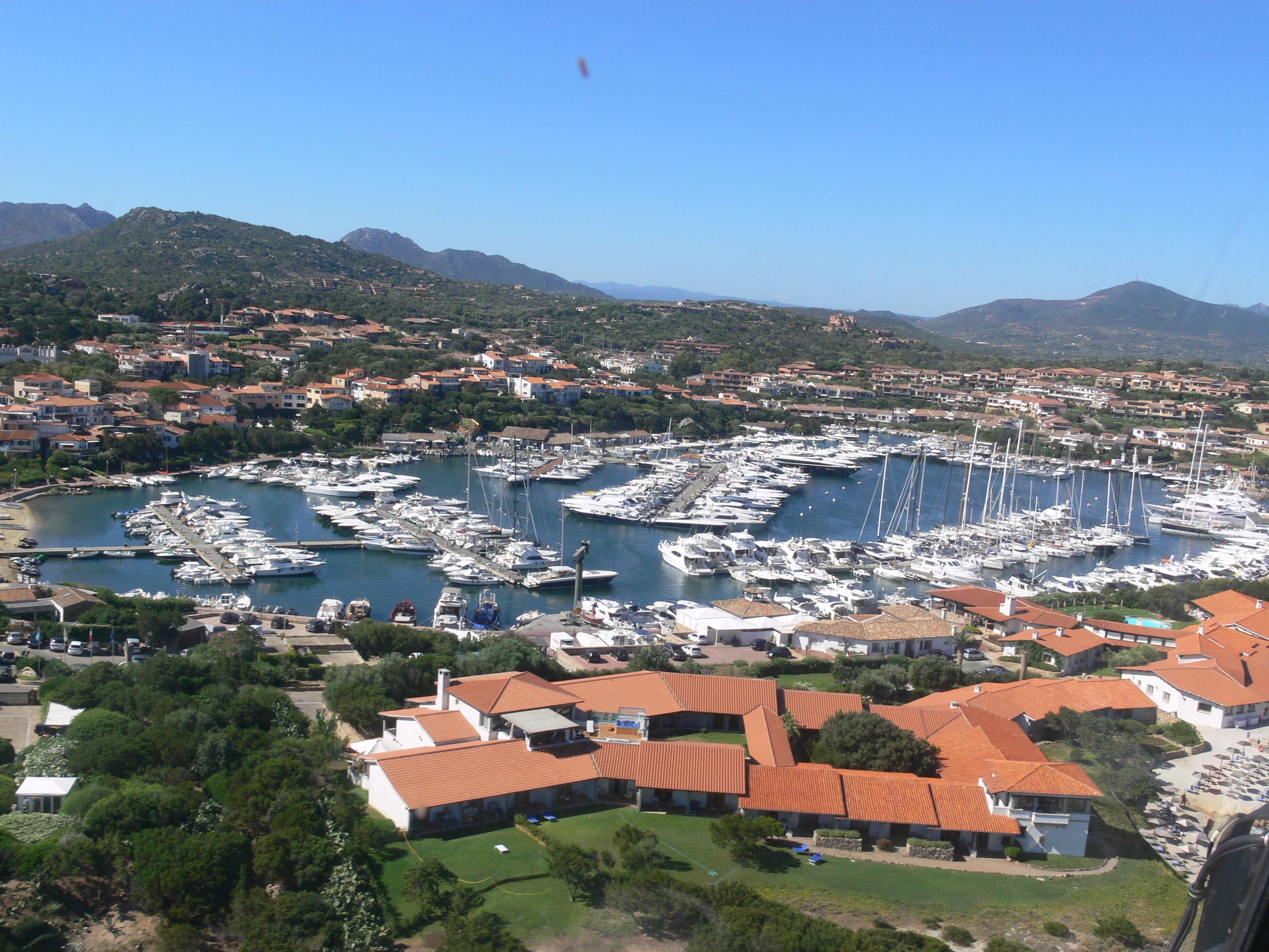 Porto Rotondo, giardiniere muore folgorato nella villa del conte Luigi Donà Dalle Rose 