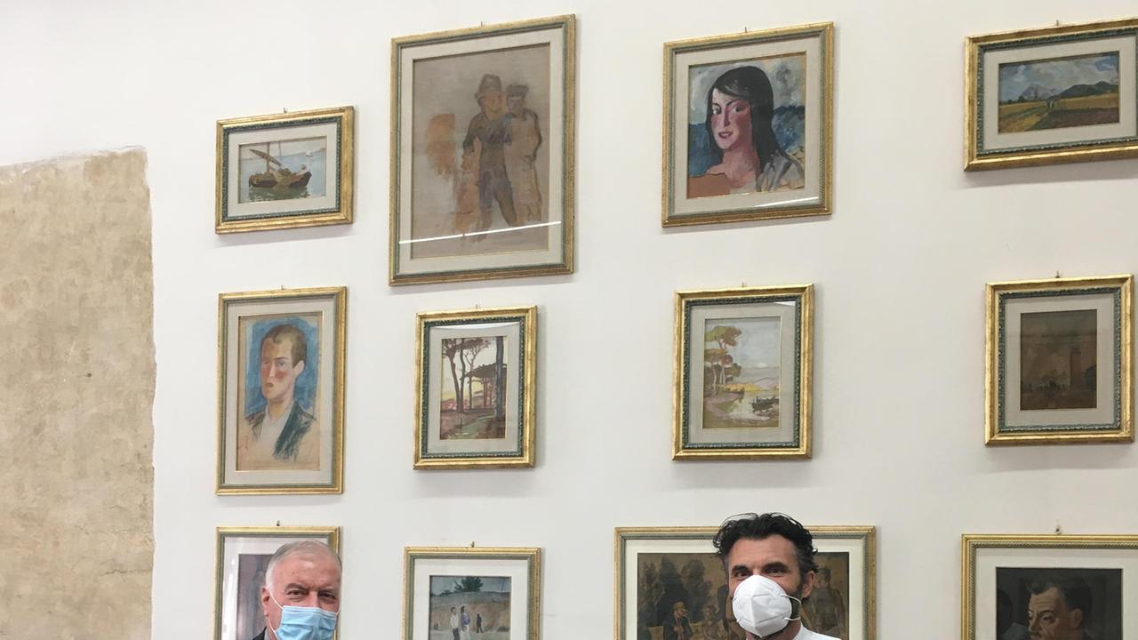 Don Nedo Mannucci e il sindaco Matteo Biffoni alla presentazione del Corteggio