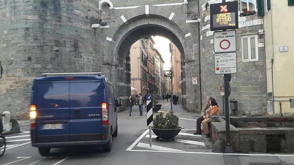 Confcommercio attacca sui varchi «Di nuovo spenti in orario 8-20»