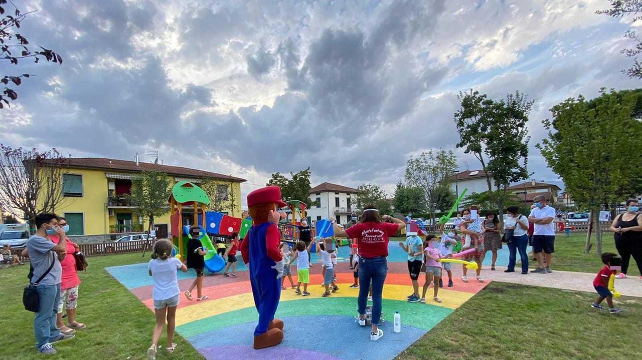 Parco giochi inaugurato e subito vandalizzato