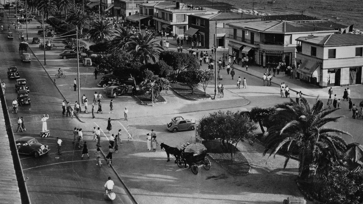 I viali Carducci e Marconi a Viareggio fotografati dall’alto nel 1953