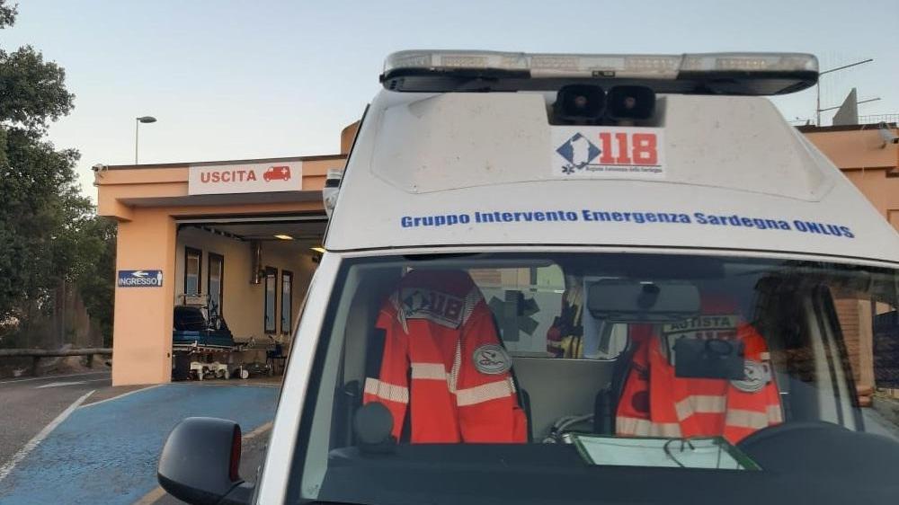 Auto contro furgone: tre feriti al San Francesco