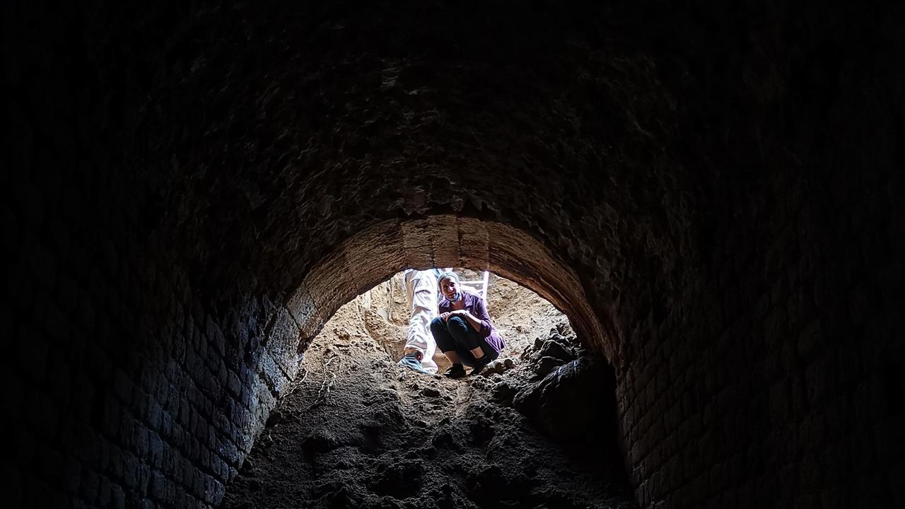 Il corridoio sotterraneo ritrovato allo scavo dell'anfiteatro romano a Volterra