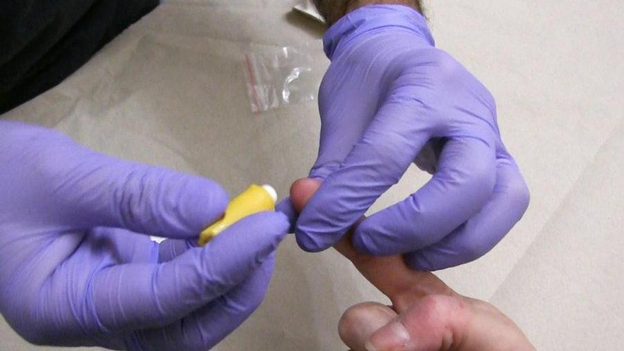Test sierologici rapidi e gratuiti per intercettare i giovani asintomatici