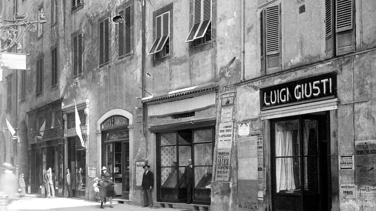 Il turbinio di negozi nel cuore del centro