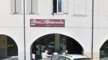 Auto ariete contro il bar ma il furto fallisce