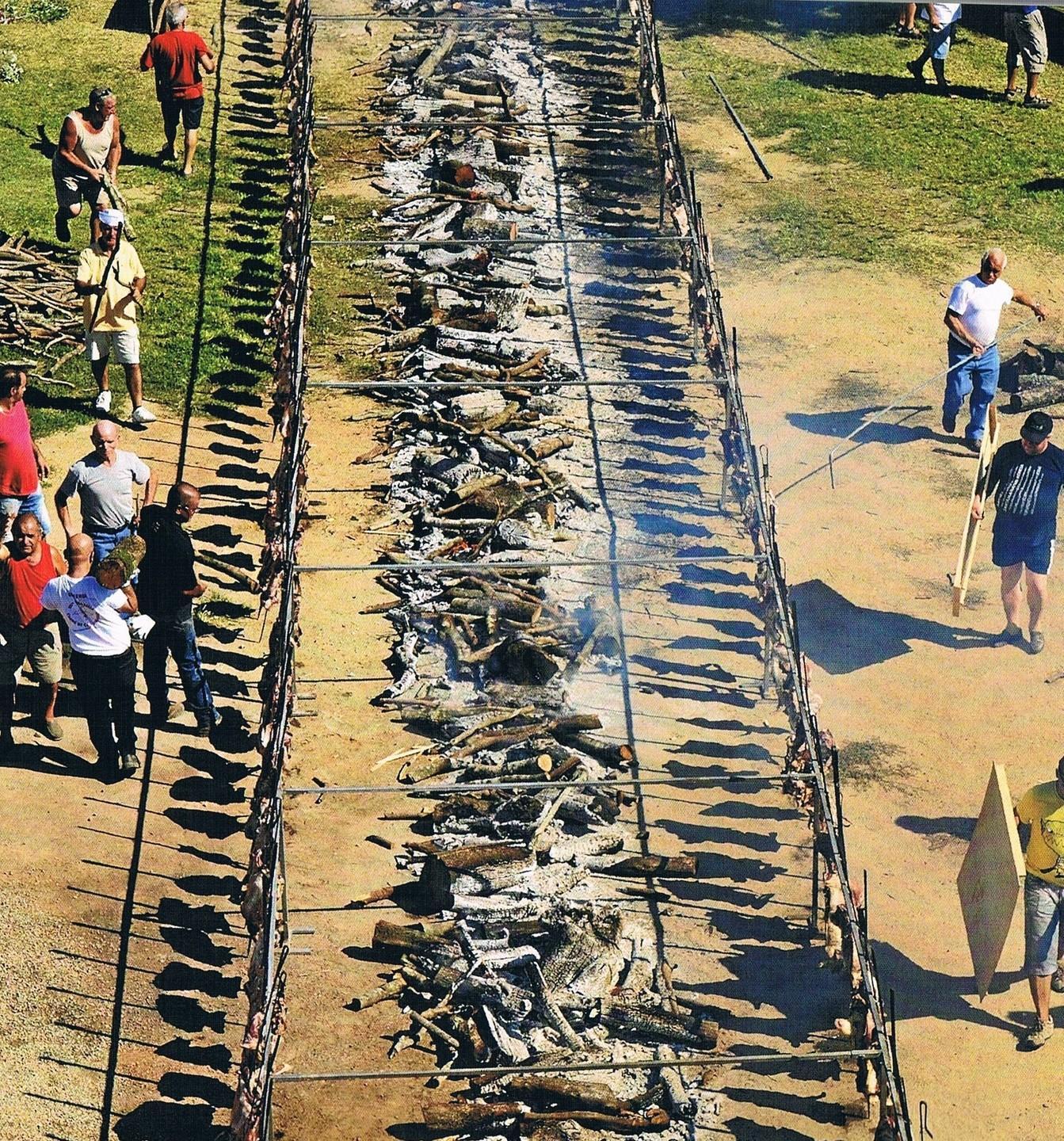 Maialetto e carne di capra, rinvio delle sagre più attese dai turisti 