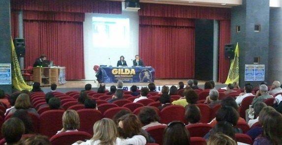 Precari, 80 tagliati dalla “call veloce” 