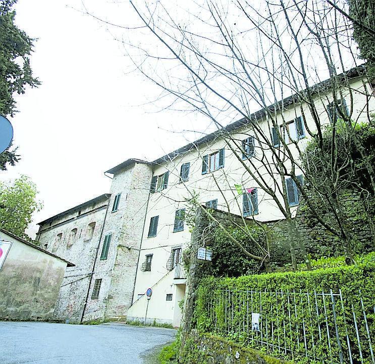 Anziani maltrattati, operatrici arrestate. Le intercettazioni-choc: «Girati ancora e ti prendo a calci» 