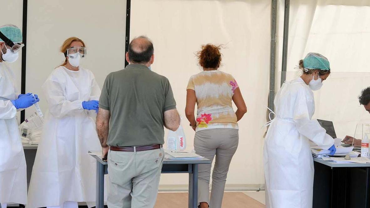 Il sindaco: impennata dei contagi in città Dal 24 agosto 98 positivi e 4 ricoveri in più
