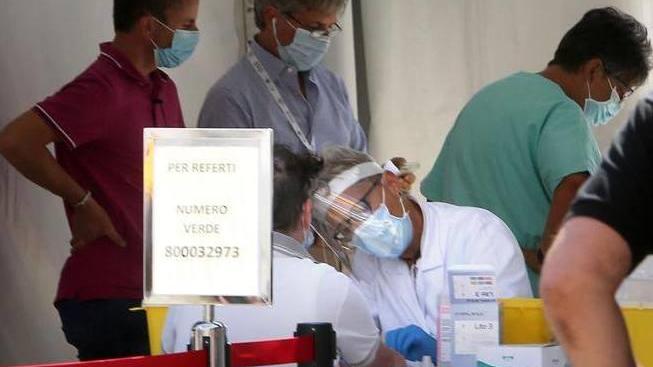 Test sierologici rapidi nel fine settimana per intercettare i giovani asintomatici