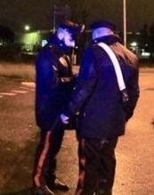 Lascia eroina e cocaina nell’ambulatorio medico Torna ma deve scappare
