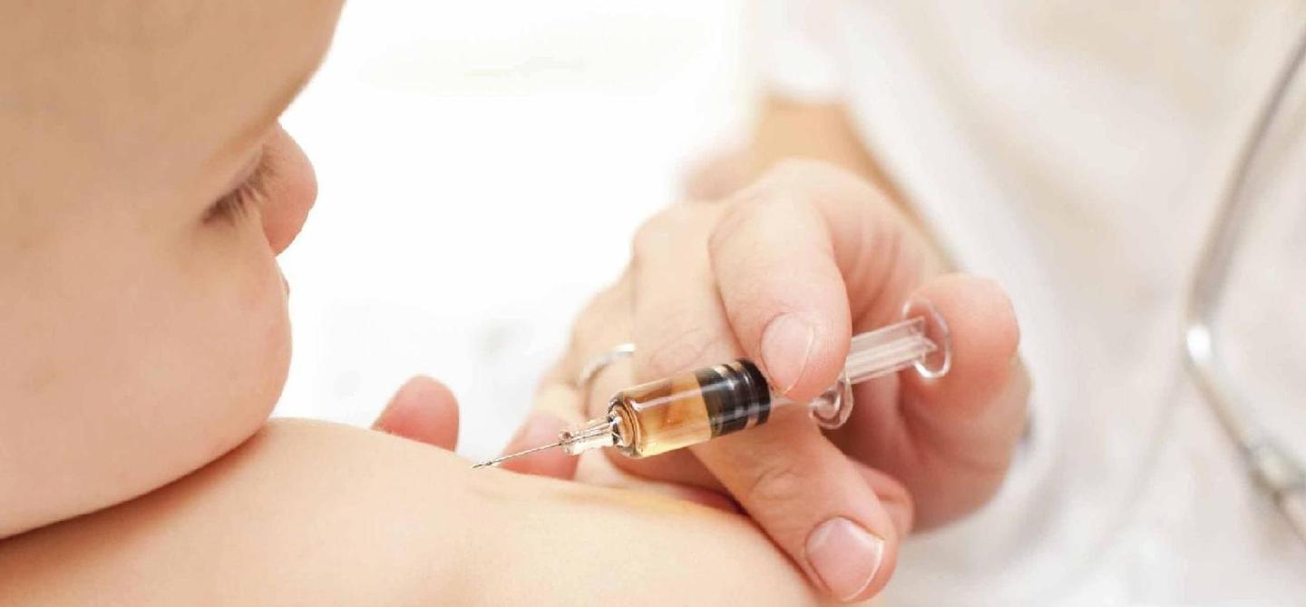 Vaccinazioni, serve l’appuntamento 