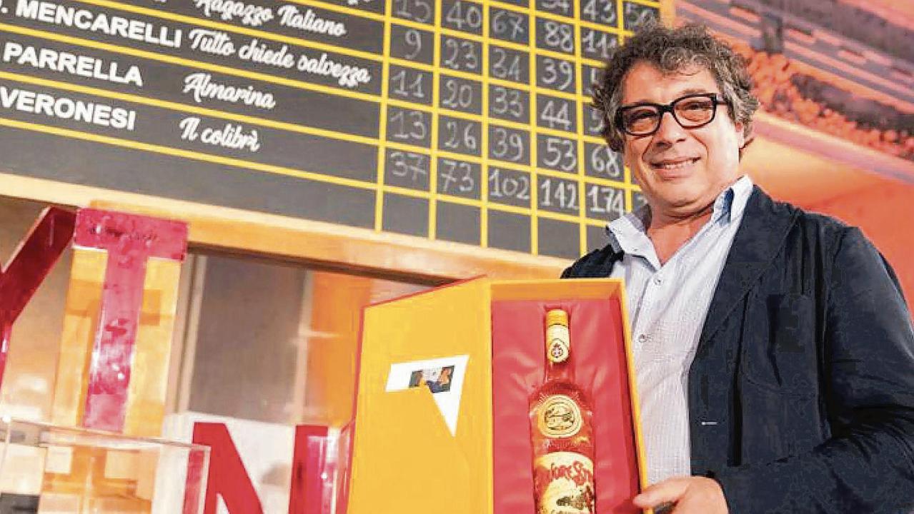 Sandro Veronesi accetta l’invito della sindaca: «Presenterò “Il Colibrì” a Castagneto»
